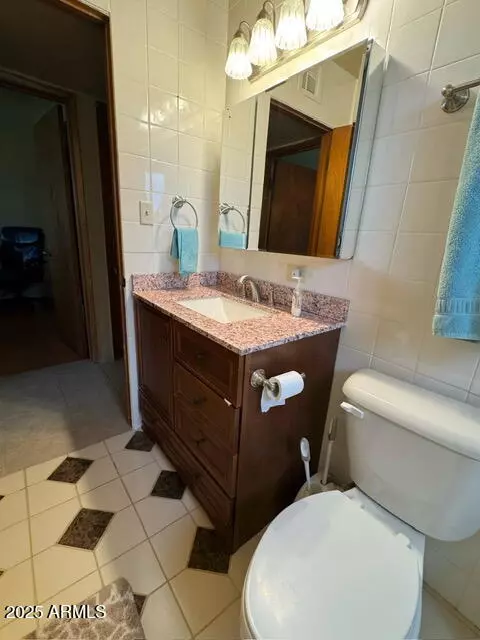 Bath - 36690 W Pima Dr, Stanfield, AZ 85172 photo 2 of 2