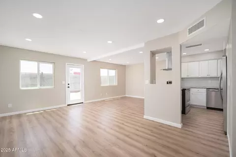 Living - 421 E Hidalgo Ave, Phoenix, AZ 85040 photo 1 of 3