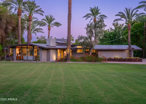 2915 E Sherran Ln, Phoenix, AZ 85016