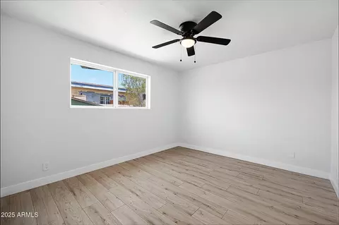 811 E Brown St, Phoenix, AZ 85020 photo 17