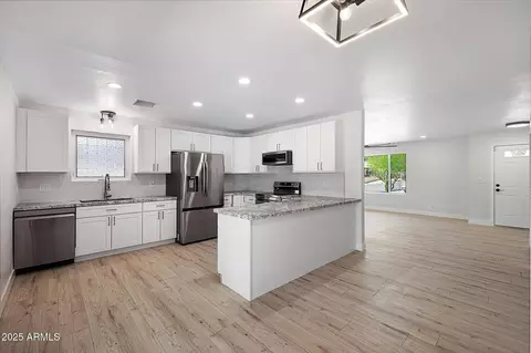 811 E Brown St, Phoenix, AZ 85020 photo 7