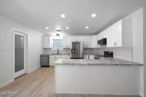 811 E Brown St, Phoenix, AZ 85020 photo 10