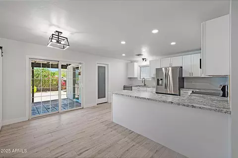 811 E Brown St, Phoenix, AZ 85020 photo 8