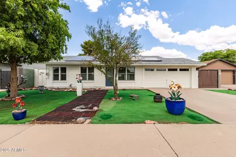 2908 E Michelle Dr, Phoenix, AZ 85032
