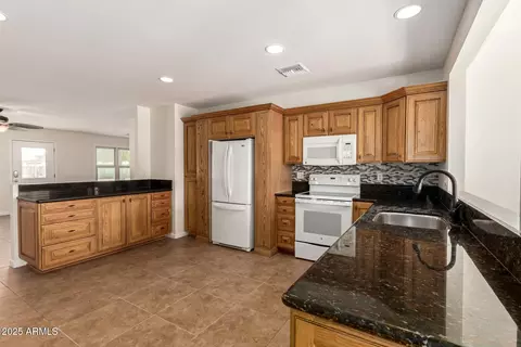 2908 E Michelle Dr, Phoenix, AZ 85032 photo 14