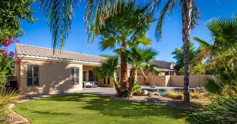 Exterior - 1744 S Colonial Dr, Gilbert, AZ 85295 photo 2 of 7