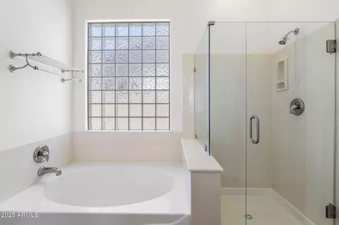 Bath - 1744 S Colonial Dr, Gilbert, AZ 85295 photo 2 of 3