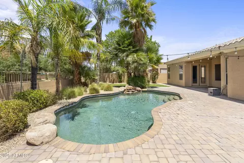 Exterior - 1744 S Colonial Dr, Gilbert, AZ 85295 photo 6 of 7
