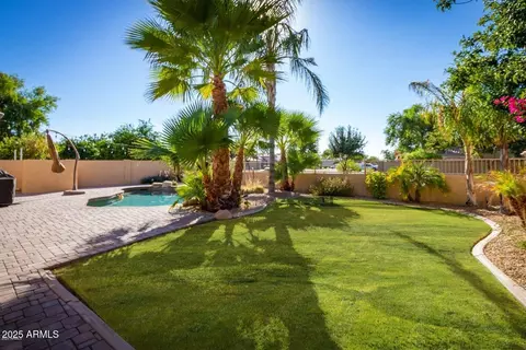 Exterior - 1744 S Colonial Dr, Gilbert, AZ 85295 photo 4 of 7