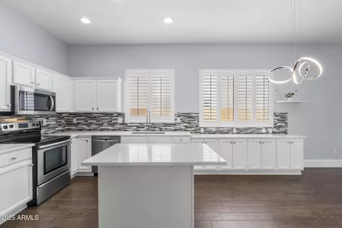 Kitchen - 1744 S Colonial Dr, Gilbert, AZ 85295 photo 1 of 2