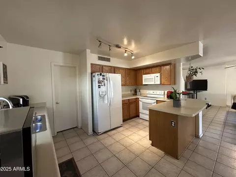 Kitchen - 1846 E 39th Ave, Apache Junction, AZ 85119 photo 1 of 4