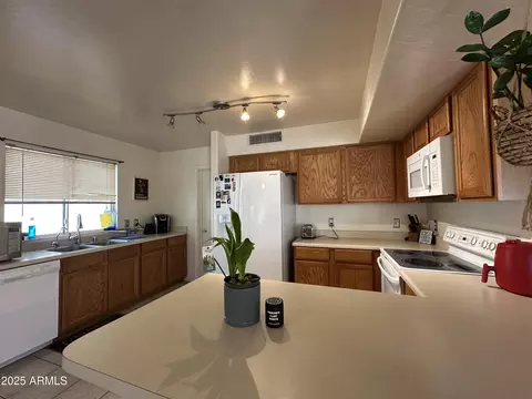 Kitchen - 1846 E 39th Ave, Apache Junction, AZ 85119 photo 4 of 4
