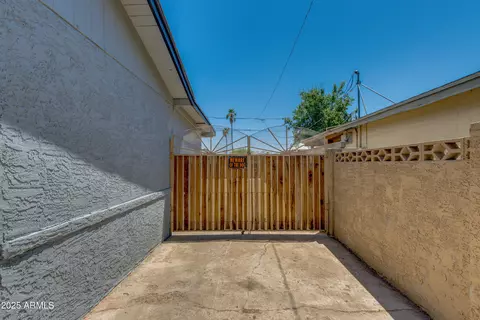 1735 W Cinnabar Ave, Phoenix, AZ 85021 photo 4