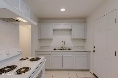 1735 W Cinnabar Ave, Phoenix, AZ 85021 photo 13