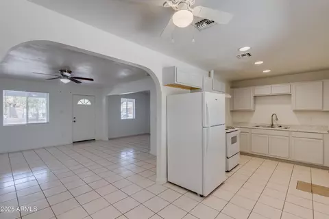 1735 W Cinnabar Ave, Phoenix, AZ 85021 photo 11