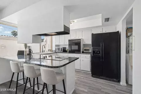 Kitchen - 4606 N 19th --, Phoenix, AZ 85015 photo 1 of 2