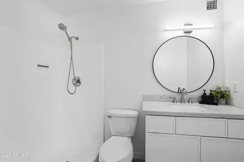 Bath - 4606 N 19th --, Phoenix, AZ 85015 photo 2 of 3