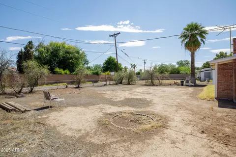 Exterior - 1809 W State Ave, Phoenix, AZ 85021 photo 2 of 3