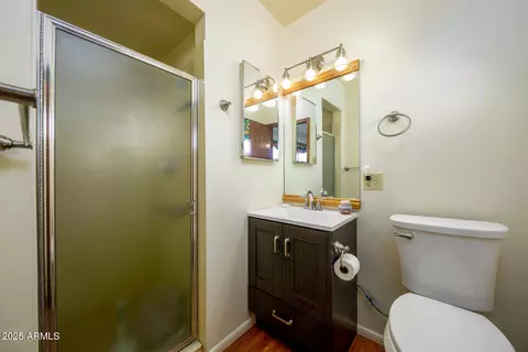 Bath - 1809 W State Ave, Phoenix, AZ 85021 photo 1 of 2