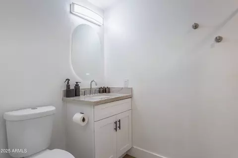 Bath - 3908 E Marilyn Rd, Phoenix, AZ 85032 photo 1 of 6