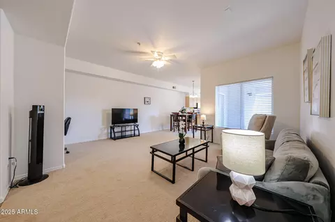 7401 W Arrowhead Clubhouse Dr #2047, Glendale, AZ 85308