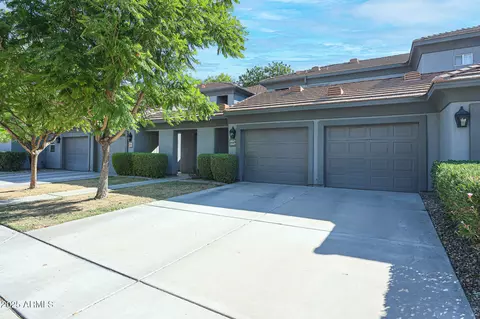 7401 W Arrowhead Clubhouse Dr #2047, Glendale, AZ 85308