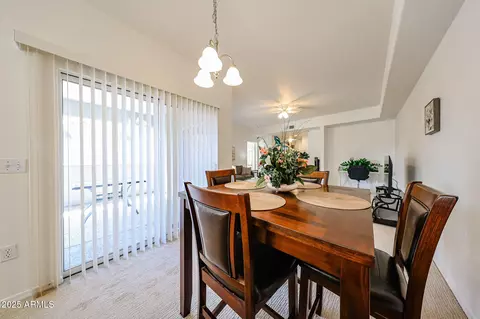 7401 W Arrowhead Clubhouse Dr #2047, Glendale, AZ 85308