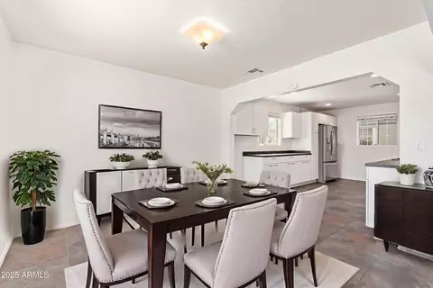 Dining - 2001 W Marshall Ave, Phoenix, AZ 85015 photo 1 of 1