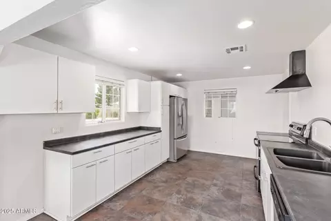 Kitchen - 2001 W Marshall Ave, Phoenix, AZ 85015 photo 2 of 3