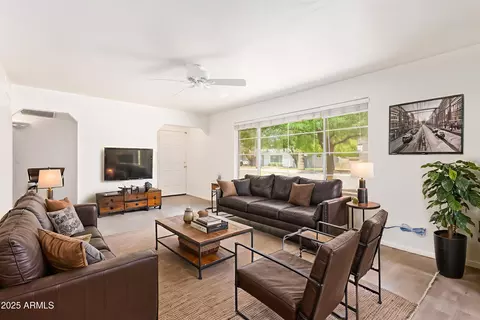 Living - 2001 W Marshall Ave, Phoenix, AZ 85015 photo 1 of 3
