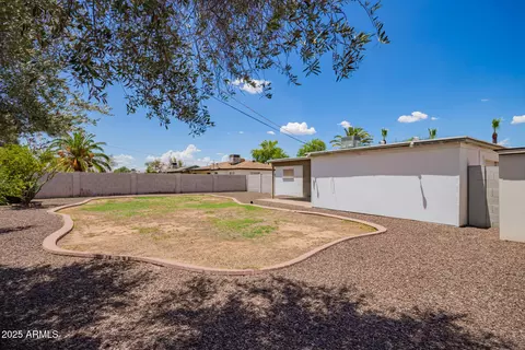 Exterior - 2001 W Marshall Ave, Phoenix, AZ 85015 photo 2 of 4
