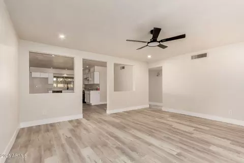 Living - 4311 N 80th Ln, Phoenix, AZ 85033 photo 3 of 4