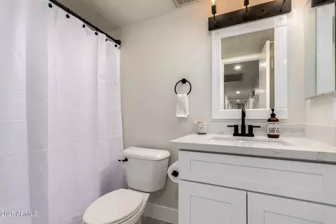 Bath - 4311 N 80th Ln, Phoenix, AZ 85033 photo 2 of 2