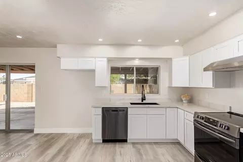 Kitchen - 4311 N 80th Ln, Phoenix, AZ 85033 photo 1 of 3