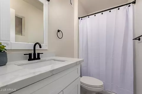 Bath - 4311 N 80th Ln, Phoenix, AZ 85033 photo 1 of 2