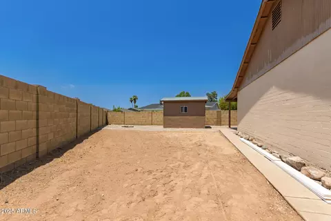 Exterior - 4311 N 80th Ln, Phoenix, AZ 85033 photo 2 of 6