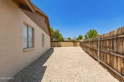 Exterior - 4311 N 80th Ln, Phoenix, AZ 85033 photo 5 of 6