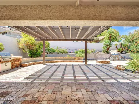 Exterior - 1331 E Ludlow Dr, Phoenix, AZ 85022 photo 4 of 10