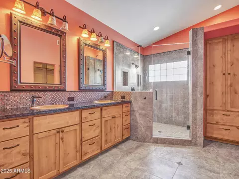 Bath - 1331 E Ludlow Dr, Phoenix, AZ 85022 photo 2 of 3