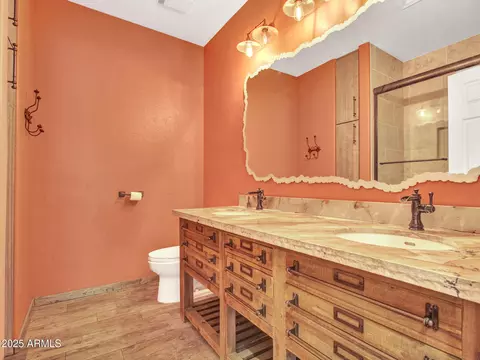 Bath - 1331 E Ludlow Dr, Phoenix, AZ 85022 photo 1 of 3