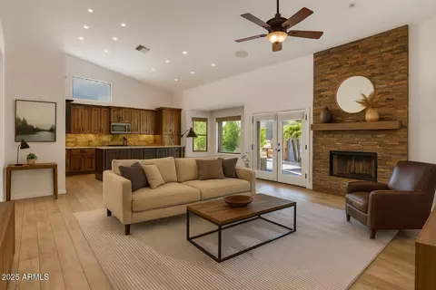 Living - 1331 E Ludlow Dr, Phoenix, AZ 85022 photo 6 of 8