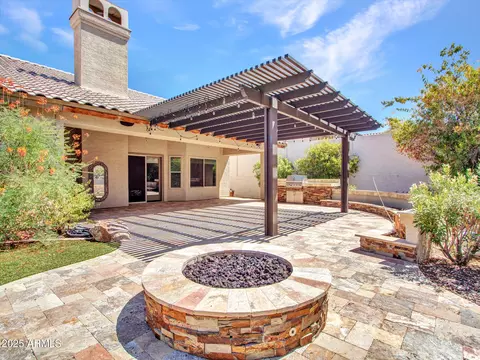 Exterior - 1331 E Ludlow Dr, Phoenix, AZ 85022 photo 5 of 10