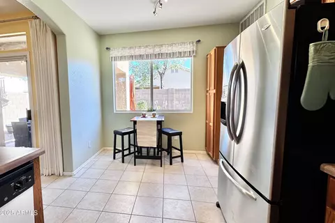 Kitchen - 9325 E Lompoc Ave, Mesa, AZ 85209 photo 5 of 6