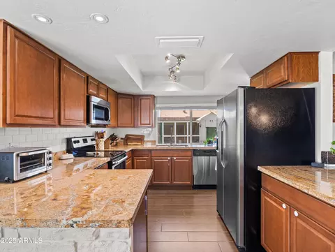 Kitchen - 4147 W Crocus Dr, Phoenix, AZ 85053 photo 1 of 3