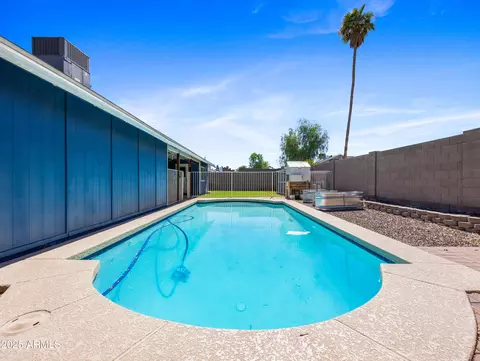 Exterior - 4147 W Crocus Dr, Phoenix, AZ 85053 photo 3 of 4