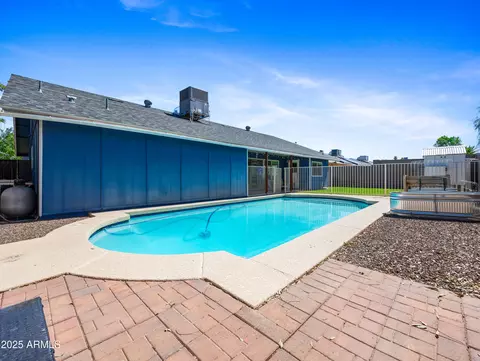 Exterior - 4147 W Crocus Dr, Phoenix, AZ 85053 photo 4 of 4