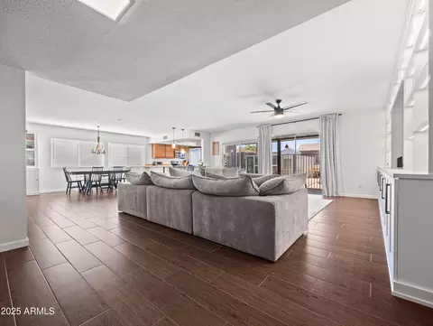 Living - 4147 W Crocus Dr, Phoenix, AZ 85053 photo 1 of 2