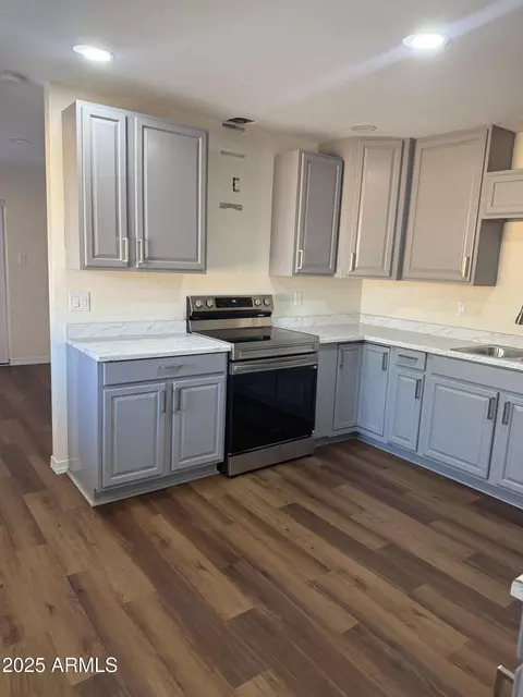 6415 S Montezuma St, Phoenix, AZ 85041