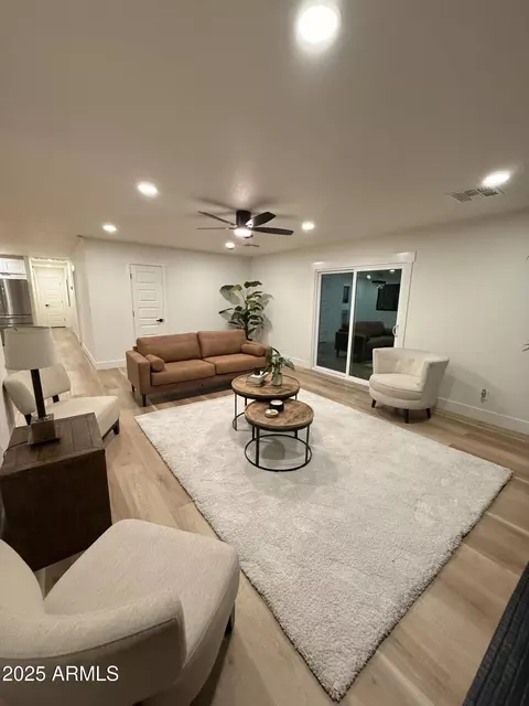 Living - 4046 N 75th Dr, Phoenix, AZ 85033 photo 3 of 5
