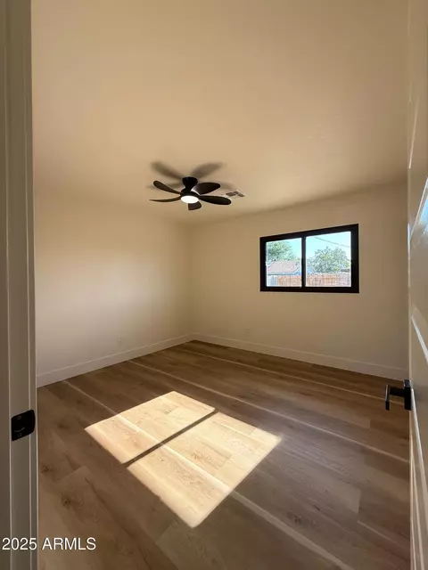 Bedroom - 4046 N 75th Dr, Phoenix, AZ 85033 photo 4 of 5